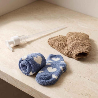 jute exfoliating gloves + oil pump + cozy socks